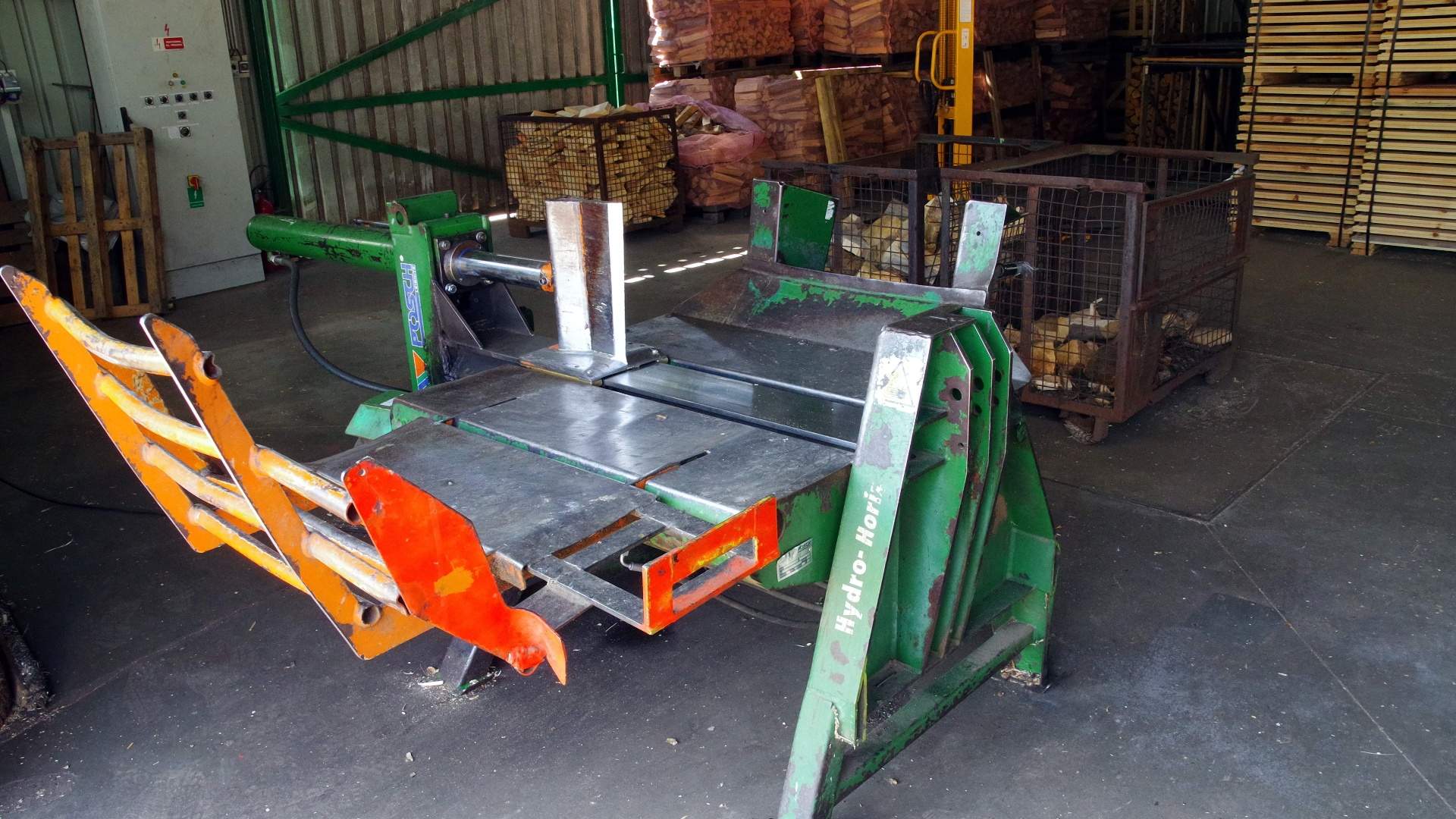 wird zum Spalten dickes Brennholz verwendet